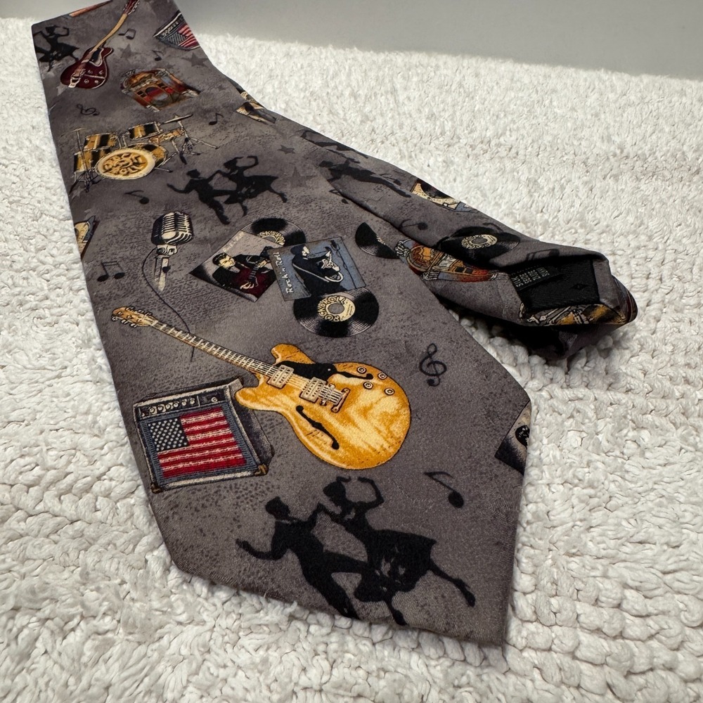 Americana Dillards Tie Music Graphic Print Instruments Rockabilly 100% Silk USA